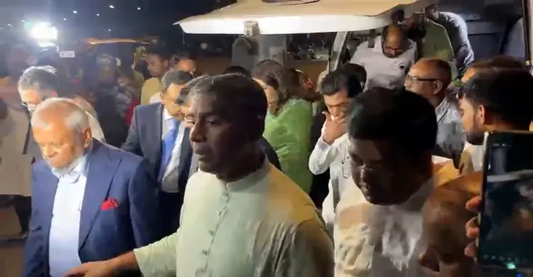 বাহরাইনে নিহত বাংলাদেশির মরদেহ হস্তান্তর করলেন শামা ওবায়েদ ও  নুর