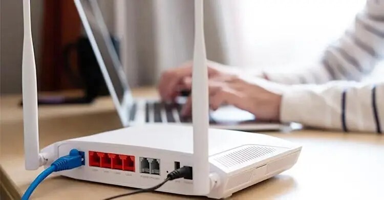 ফ্রি ওয়াই-ফাই ব্যবহার করে বিপদে পড়তে পারেন