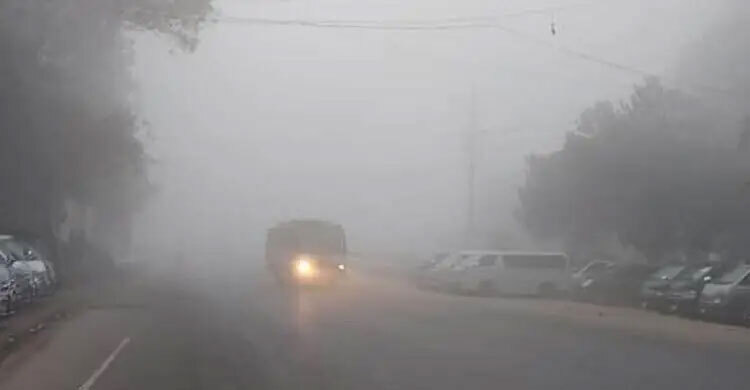 Biting cold in Jashore, temperature hits 8°C