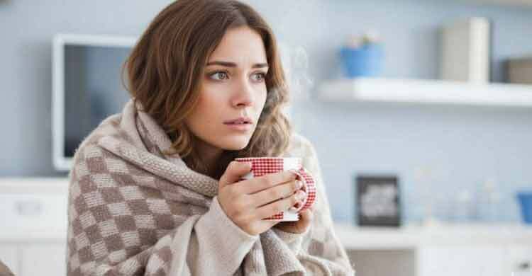 স্বাভাবিক আবহাওয়াতেও শীত লাগছে কেন? জানুন কারণ