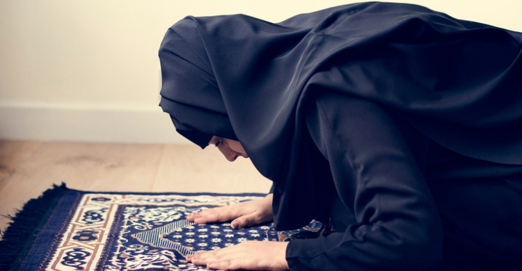 নারীদের সিজদা করার সঠিক নিয়ম