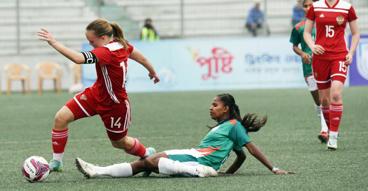 পার্থক্য বুঝিয়ে দিলো রাশিয়ান মেয়েরা