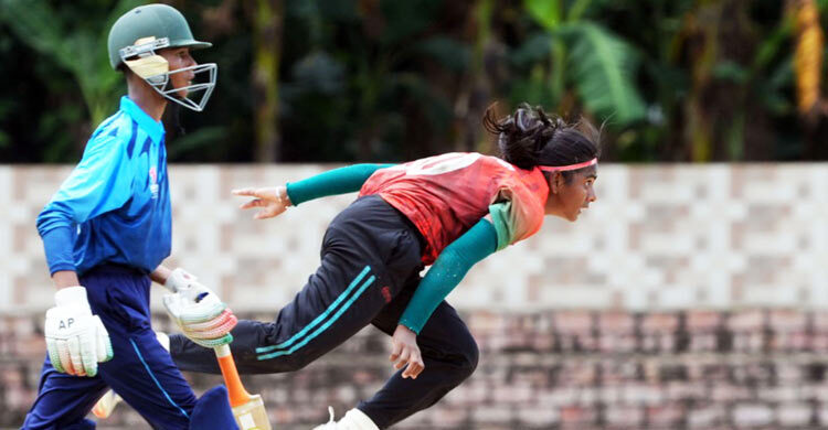 অনূর্ধ্ব-১৫ বালকদের কাছে বড় হার নারী দলের