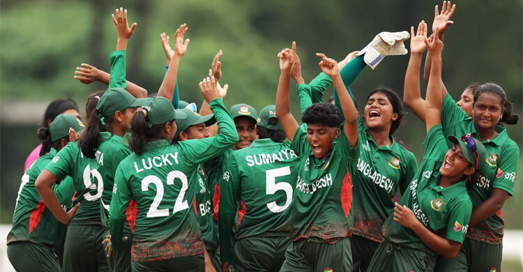 নেপালকে ৫২ রানে অলআউট করে দিলো বাংলাদেশের মেয়েরা