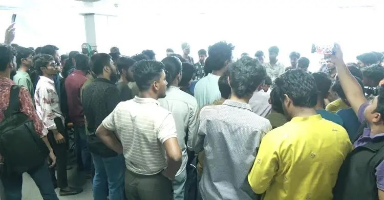 Chaldal employees stage demo in Jashore over unpaid wages