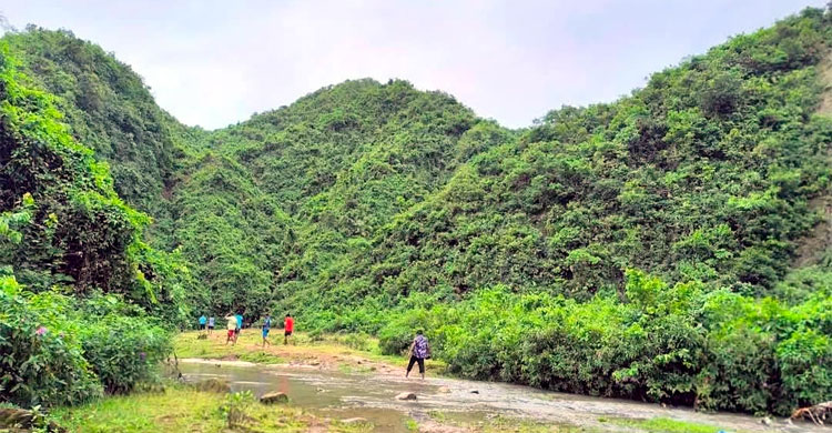 প্রকৃতির ক্যানভাসে আঁকা নেত্রকোনা