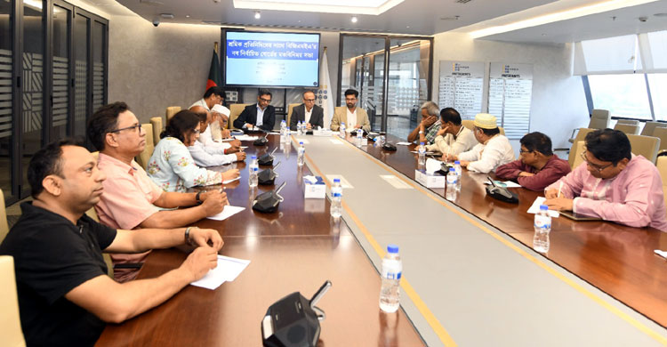 পোশাকশিল্পে সুষ্ঠু পরিবেশ বজায় রাখতে একসঙ্গে কাজ করার অঙ্গীকার