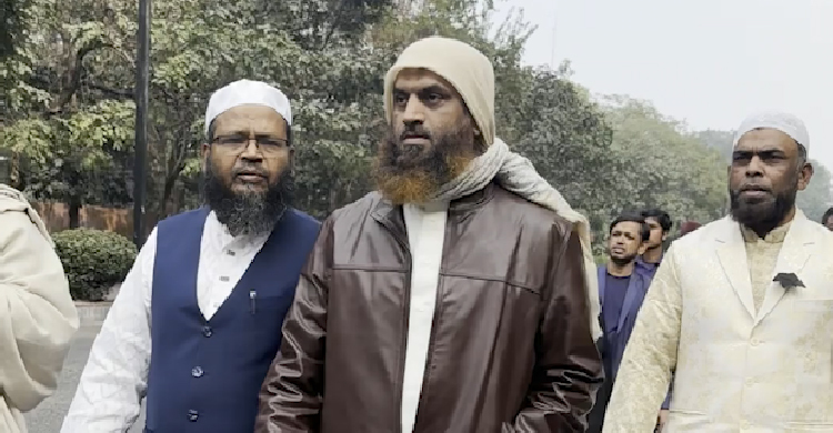 খালেদা জিয়ার জানাজায় আসলেন মামুনুল হক