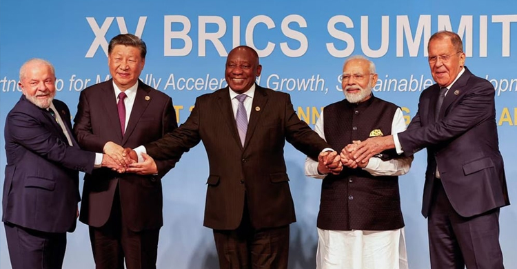 BRICS invites six nations to join developing world bloc