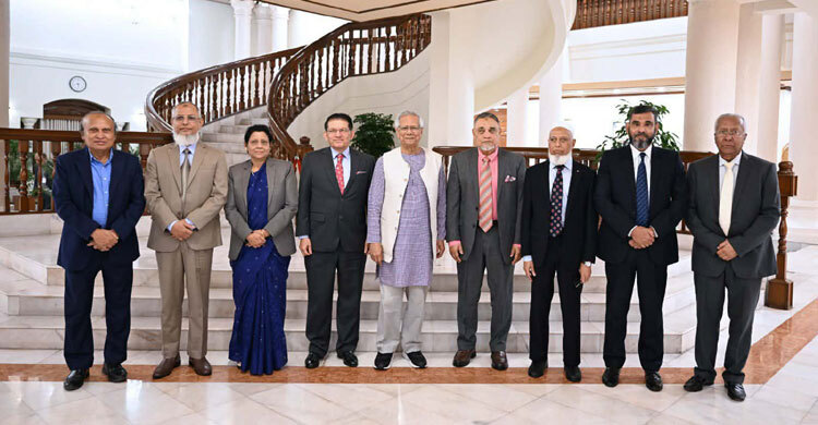 EC briefs Yunus on election and referendum preparations