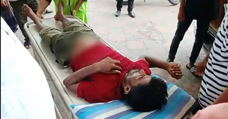 গ্রেফতারের ভয়ে ১৯ পিস ইয়াবা গিলে ফেললেন যুবক, অবস্থা গুরুতর