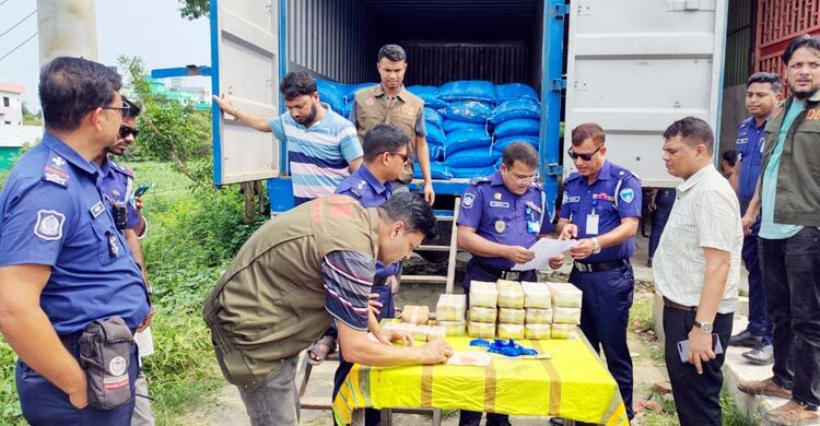 কুমিল্লায় লবণের গাড়িতে মিললো এক লাখ ৬০ হাজার ইয়াবা