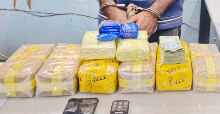 মাদক, ইয়াবা, গ্রেফতার, কক্সবাজার, বিজিবিমাদকদ্রব্য নিয়ন্ত্রণ অধিদপ্তরের কর্মকর্তার কাছে মিললো ইয়াবা