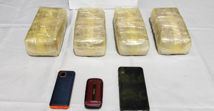 কক্সবাজারের উখিয়ার রাজাপালংয়ে অভিযান চালিয়ে ৪০ হাজার পিস ইয়াবাসহ দুই মাদক কারবারিকে গ্রেফতার করেছে র্যাব-১৫ এর একটি দল