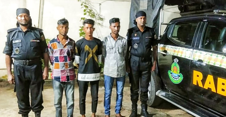 ট্রাকের তেলের ট্যাংকে সোয়া লাখ ইয়াবা, গ্রেফতার ৩