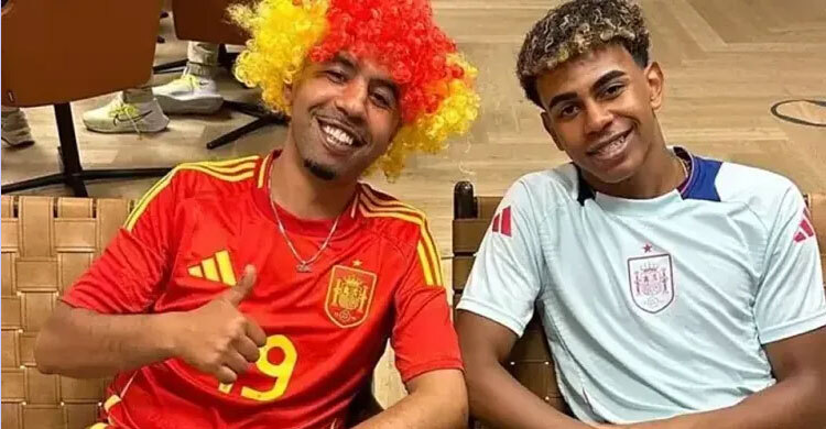 ২৩ বছরের প্রেমিকার সঙ্গে ইয়ামালের বাবার বাগদান