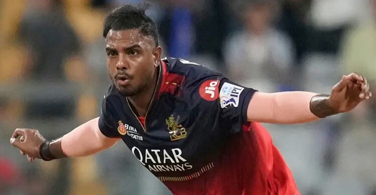 না খেলে বাড়িতে বসেই ৫ কোটি রুপি পাবেন বেঙ্গালুরু পেসার