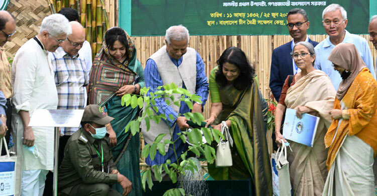 জাতীয় পরিবেশ পদকসহ বিভিন্ন পদক পেলেন যারা