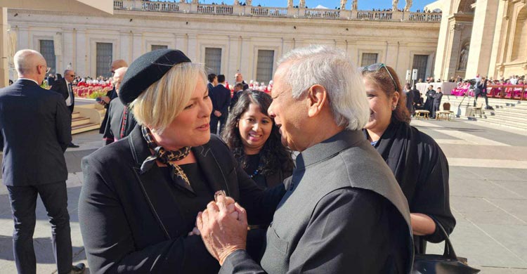 পোপ ফ্রান্সিসের অন্ত্যেষ্টিক্রিয়া অনুষ্ঠানে প্রধান উপদেষ্টা