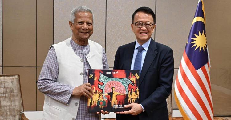 ড. ইউনূসের সঙ্গে মালয়েশিয়ার সানওয়ে গ্রুপের চেয়ারমানের সাক্ষাৎ