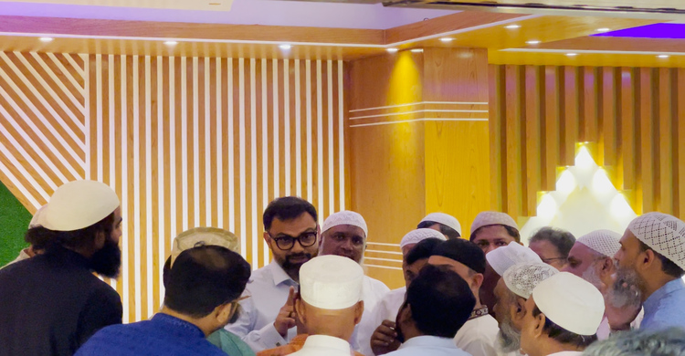 ব্যবসায়ীদের ইফতার পার্টিতে ক্রীড়া প্রতিমন্ত্রী আমিনুল হক