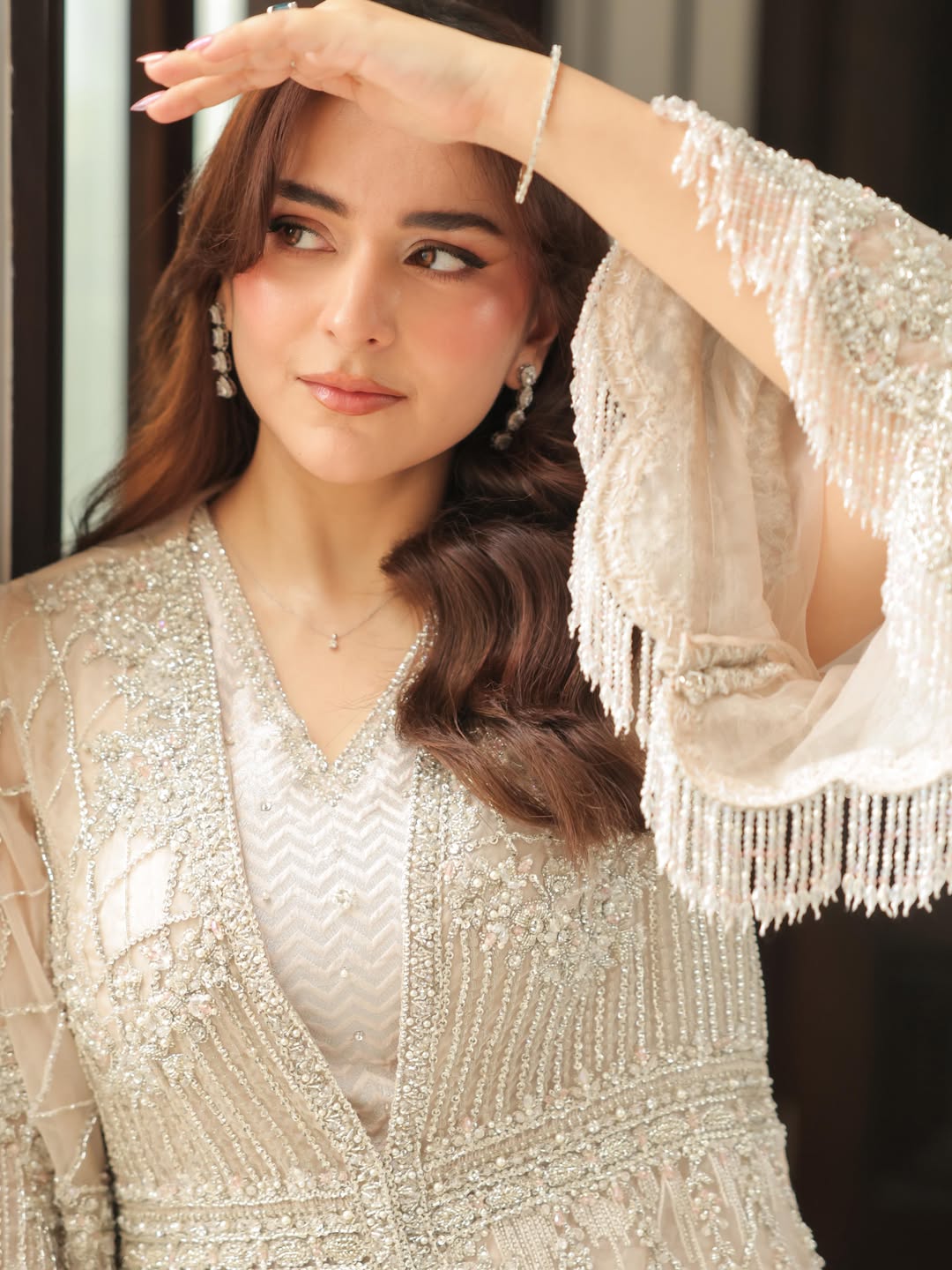 নরম আভিজাত্যে ইয়ুমনার রাজকীয় উপস্থিতি
