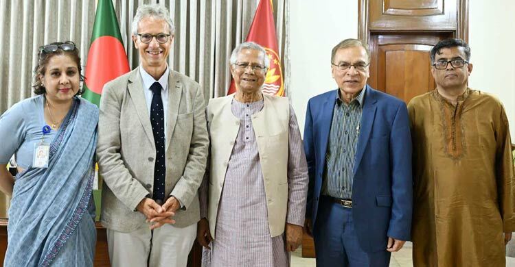 অর্থপাচার রোধে কঠোর বৈশ্বিক আইনি কাঠামো চান প্রধান উপদেষ্টা