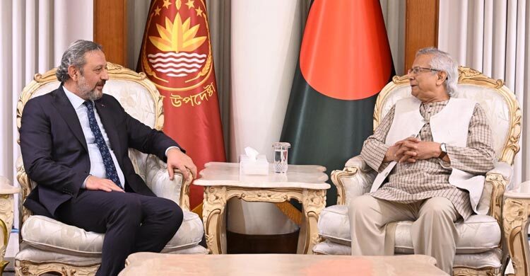 মুসলমান হওয়া ও নাগরিকত্ব হারানোর কারণে রোহিঙ্গারা কষ্ট পাচ্ছে