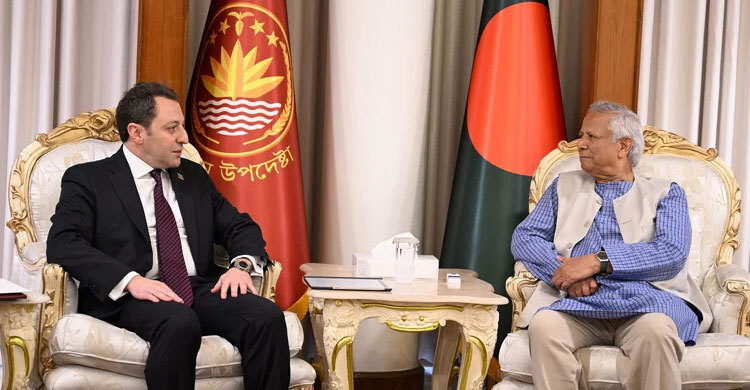 Yunus agrees to boost connectivity with Baku, seeks Azeri investment