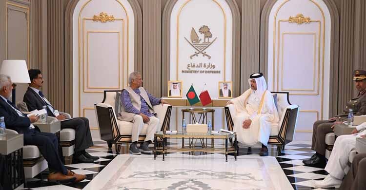 Yunus seeks Qatari investment, offers EZ for defence equipment