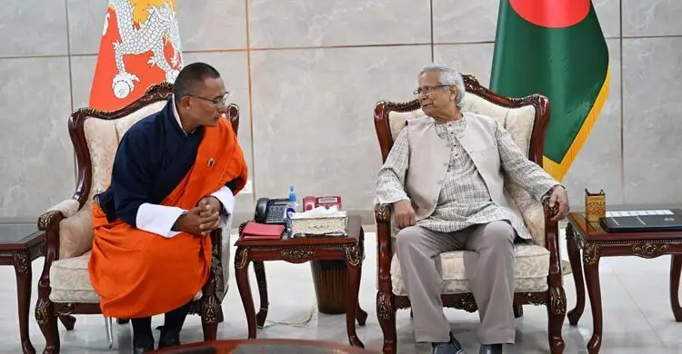 ঢাকায় পৌঁছে ভূমিকম্পে হতাহতের খবর নিলেন ভুটানের প্রধানমন্ত্রী