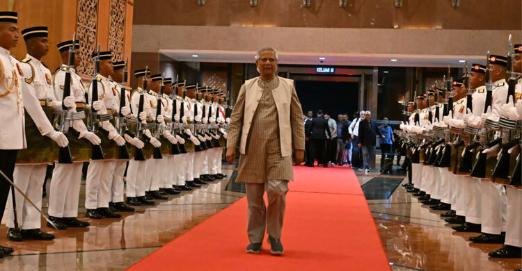 Yunus reaches Kuala Lumpur