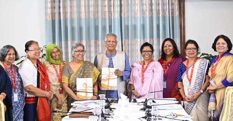 প্রধান উপদেষ্টার কাছে প্রতিবেদন জমা দিলো নারীবিষয়ক সংস্কার কমিশন