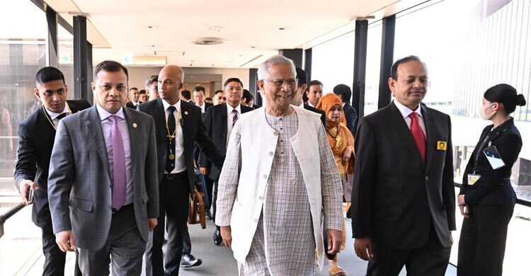 Chief Adviser arrives in Tokyo