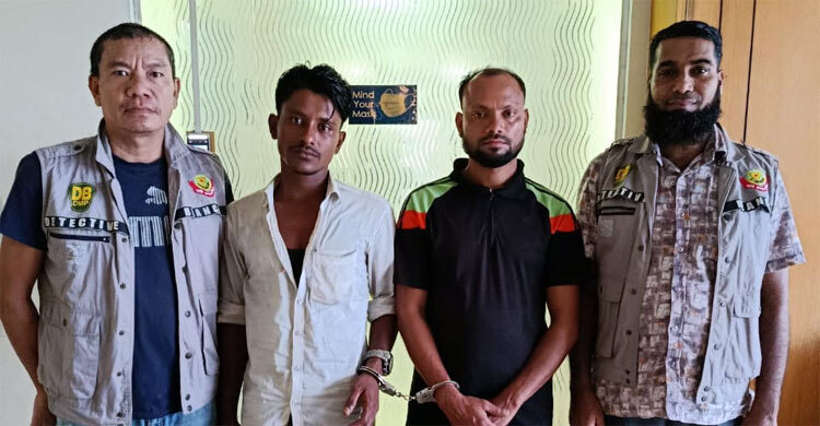 শাহবাগে ৫৮০০ ইয়াবাসহ দুই কারবারি গ্রেফতার