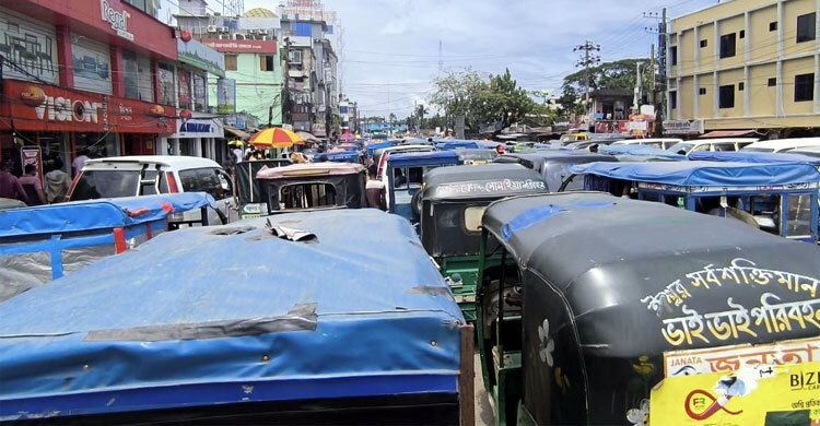 সুনামগঞ্জে অটোরিকশার দাপট, যানজটে অতিষ্ঠ জনজীবন
