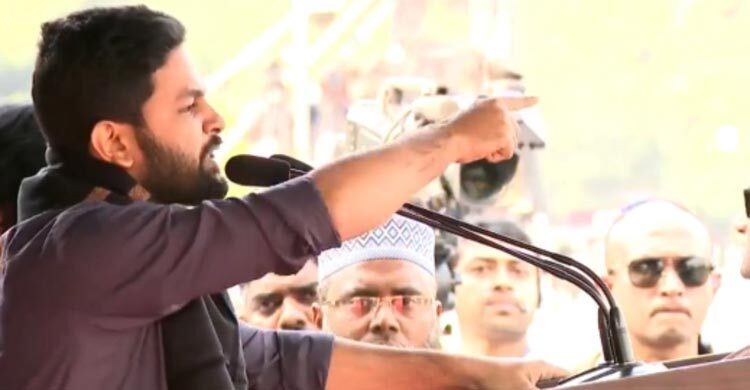 সরকারের পদক্ষেপ জানাতে না পারলে স্বরাষ্ট্র উপদেষ্টার পদত্যাগ দাবি