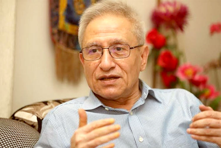 চিরচেনা কোলাকুলি এখন ভার্চুয়াল কোলাকুলি