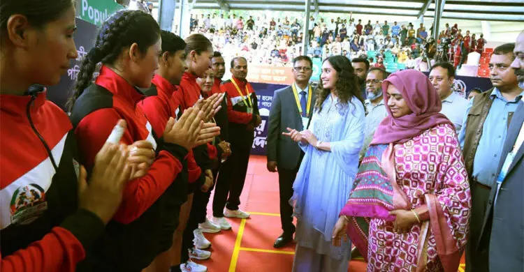 কাবাডির মেয়েদের উৎসাহ দিতে স্টেডিয়ামে প্রধানমন্ত্রীর কন্যা