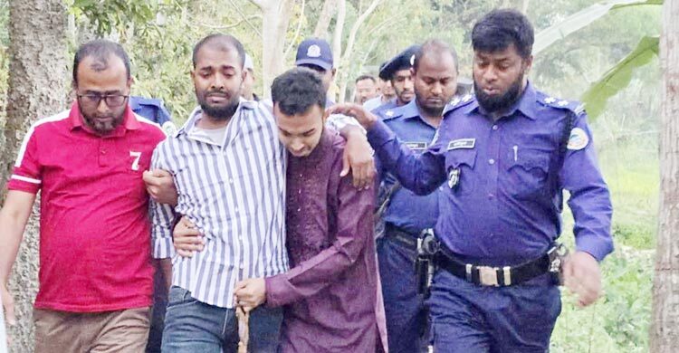 প্যারোলে মুক্তি পেয়ে বাবার জানাজায় অংশ নিলেন ছাত্রলীগ নেতা