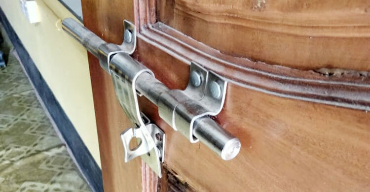 ঝালকাঠিতে শেখ রাসেল ডিজিটাল ল্যাব থেকে ১৬ ল্যাপটপ চুরি