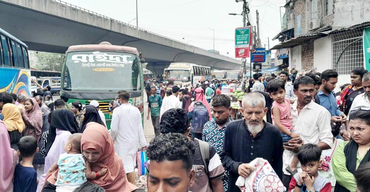 ঈদুল ফিতরের পরের দিন রাজধানীর যাত্রাবাড়ী ও সায়েদাবাদ বাস টার্মিনালে ঘরমুখো যাত্রীদের ভিড় দেখা গেছে। ভিড় তুলনামূলক বেশি রয়েছে যাত্রাবাড়ী চৌরাস্তায়