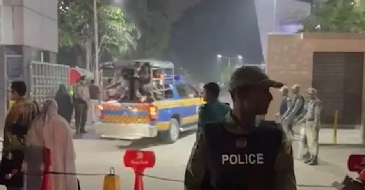 এভারকেয়ারে আইজিপির গাড়িবহর