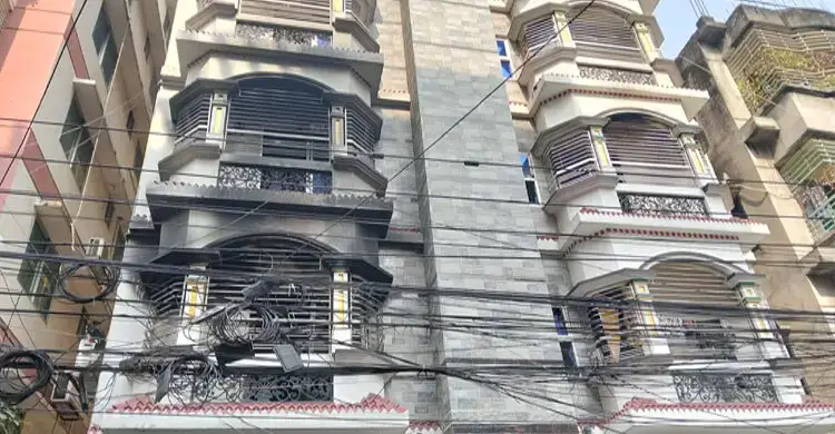 রান্নাঘর থেকে আগুনের সূত্রপাত, বলছে পুলিশ