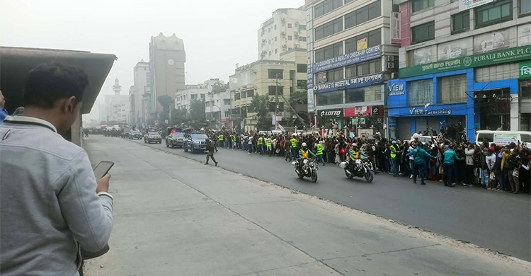 লাল-সবুজ বাসে গণসংবর্ধনা মঞ্চের পথে তারেক রহমান