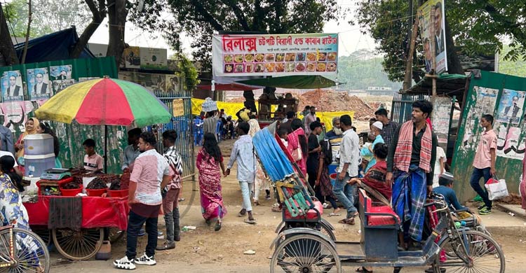 ৭ বছরেও সংস্কার হয়নি শাহবাগ শিশুপার্ক, আনন্দবঞ্চিত শিশুরা