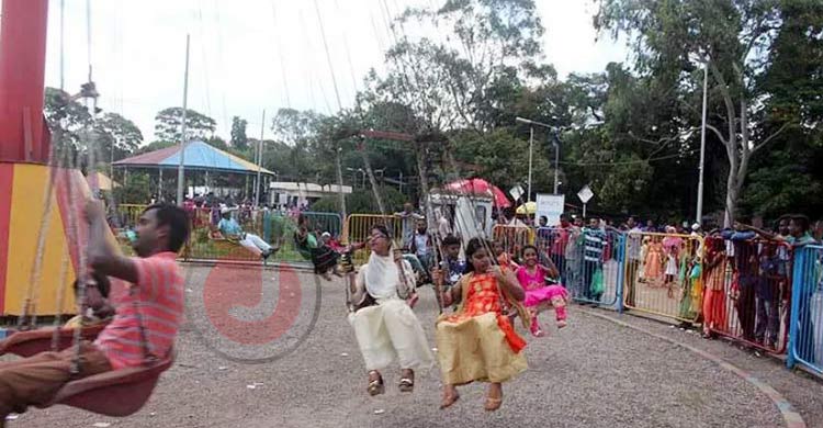 ৭ বছরেও সংস্কার হয়নি শাহবাগ শিশুপার্ক, আনন্দবঞ্চিত শিশুরা
