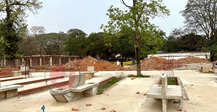 ৭ বছরেও সংস্কার হয়নি শাহবাগ শিশুপার্ক, আনন্দবঞ্চিত শিশুরা