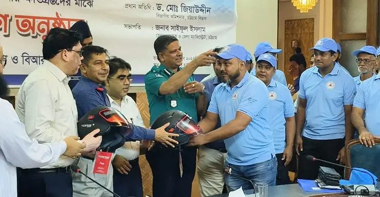 দুর্ঘটনায় মানসম্মত হেলমেট জীবন রক্ষার হাতিয়ার হতে পারে