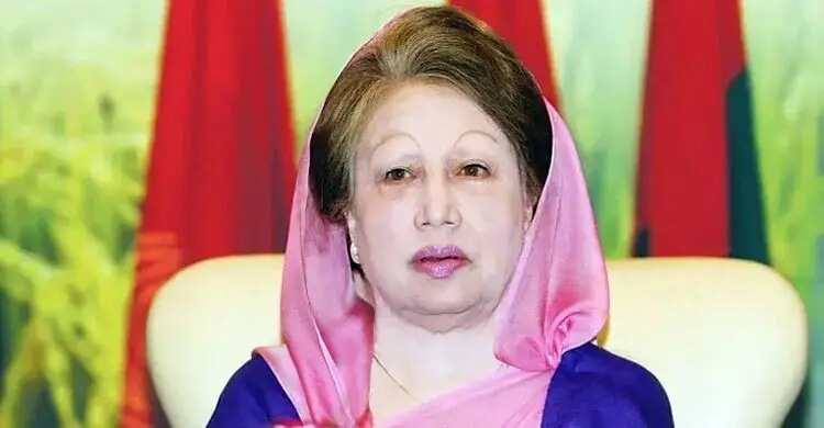 গৃহবধূ থেকে দেশের প্রথম নারী প্রধানমন্ত্রী খালেদা জিয়া